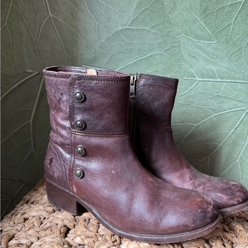 Frye Lynn Military Short Brown Leather Ankle Boots LIKE NEW! Size 6.5